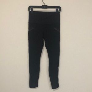 Lululemon black lined leggings w/ zippered pockets sz 6 27” inseam